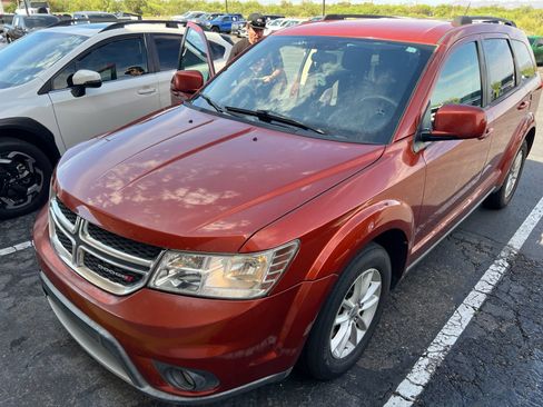 Used 2014 Dodge Journey SXT w/ Flexible Seating Group FWD image 8