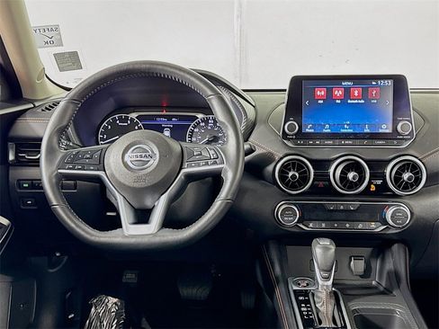 Used 2023 Nissan Sentra SR w/ SR Premium Package image 13