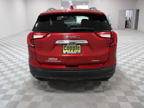 Used 2022 GMC Terrain SLE w/ Driver Convenience Package image 9