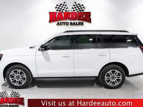 Used 2025 Ford Expedition Active AWD/4WD image 1