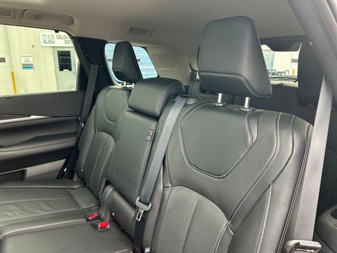 Used 2023 INFINITI QX60 Sensory w/ Vision Package image 39
