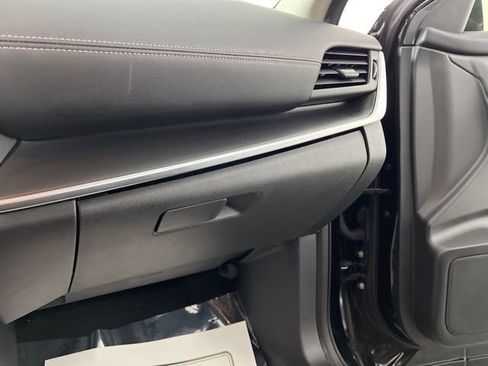 Used 2025 Nissan Rogue S image 35