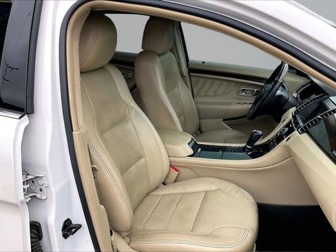 Used 2018 Ford Taurus Limited FWD image 7