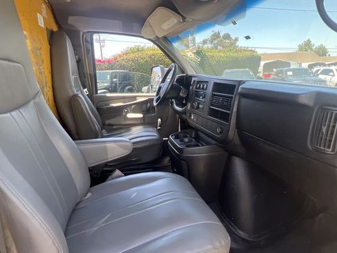 Used 2012 GMC Savana 3500 RWD image 8