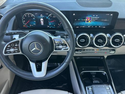 Used 2022 Mercedes-Benz GLB 250 4MATIC image 28