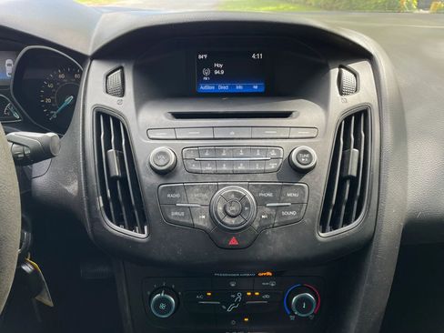 Used 2015 Ford Focus SE w/ Reverse Sensing Package image 14