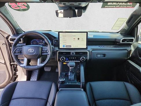 Used 2025 Toyota Tacoma Limited AWD/4WD image 16