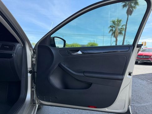 Used 2015 Volkswagen Jetta TDI SEL image 32