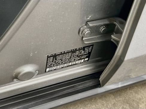 Used 2025 Honda HR-V LX image 15
