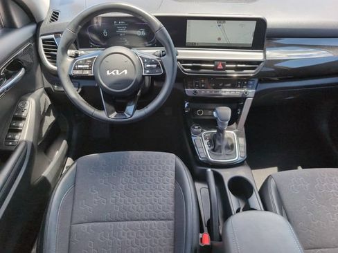 Used 2025 Kia Seltos S FWD image 27