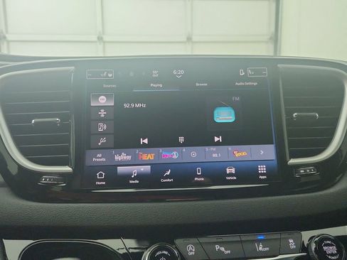 New 2026 Chrysler Voyager LX image 23