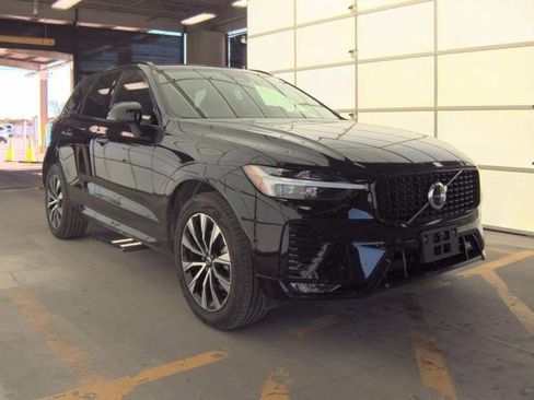 Certified 2025 Volvo XC60 B5 Plus image 4