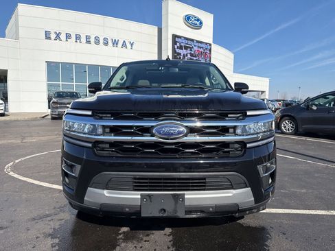 Used 2024 Ford Expedition Limited image 2