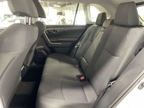 Used 2021 Toyota RAV4 LE w/ Carpet Mat Package (TMS) AWD/4WD image 25