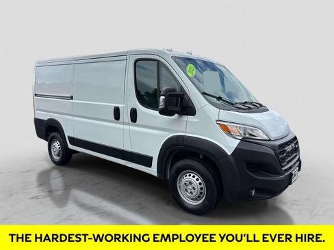 Used 2025 RAM ProMaster 2500 w/ Convenience Group FWD image 6