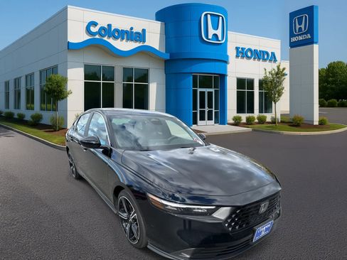 Used 2023 Honda Accord Sport image 9