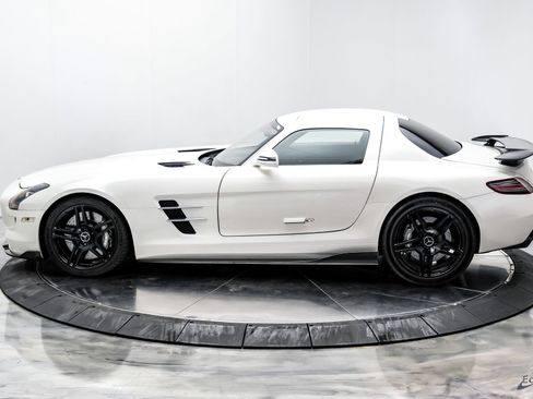 Used 2011 Mercedes-Benz SLS AMG Coupe image 10