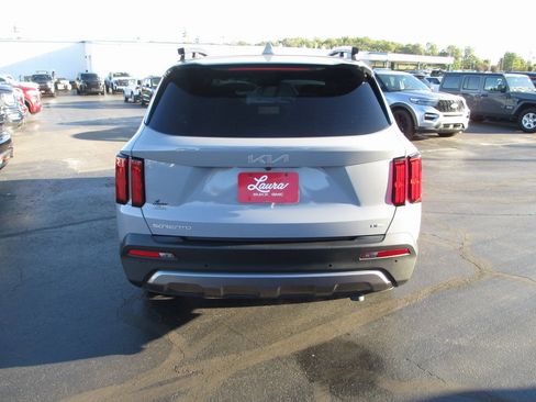 Used 2023 Kia Sorento SX Prestige image 4