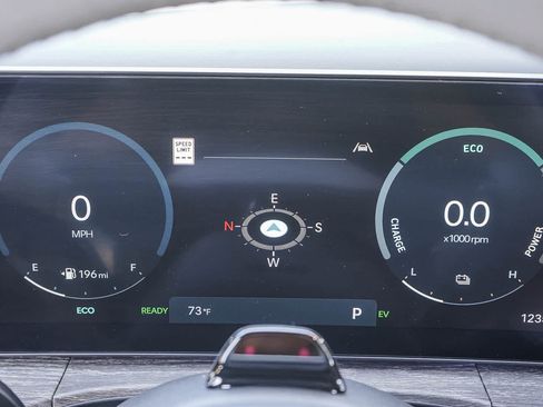 Used 2025 Hyundai Santa Fe Limited FWD image 23