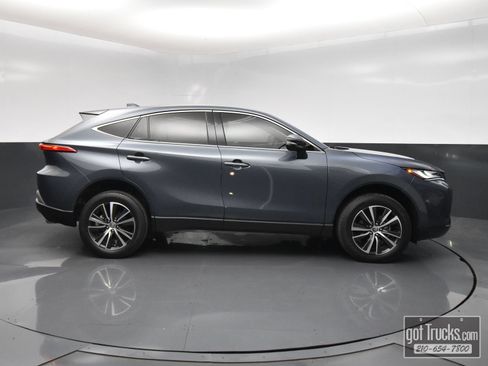 Used 2024 Toyota Venza LE AWD/4WD image 45