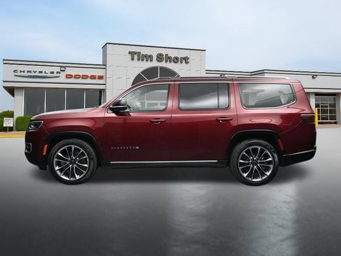 Used 2025 Jeep Wagoneer Series III w/ Premium Group I AWD/4WD image 2