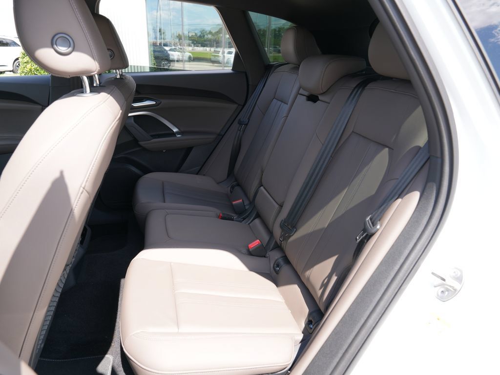 Used 2025 Audi Q5 Premium Plus w/ Premium Plus AWD/4WD image 22