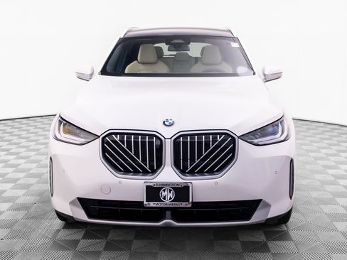 Used 2025 BMW X3 xDrive30i w/ Premium Package AWD/4WD image 9