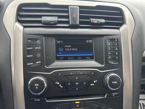 Used 2014 Ford Fusion SE w/ Equipment Group 202A FWD image 17