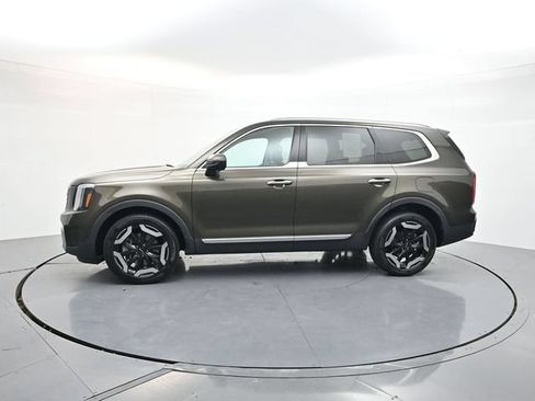 Used 2023 Kia Telluride S FWD image 5