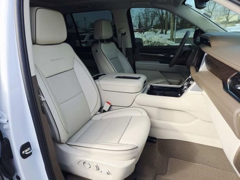 Used 2024 GMC Yukon Denali w/ Max Trailering Package image 19