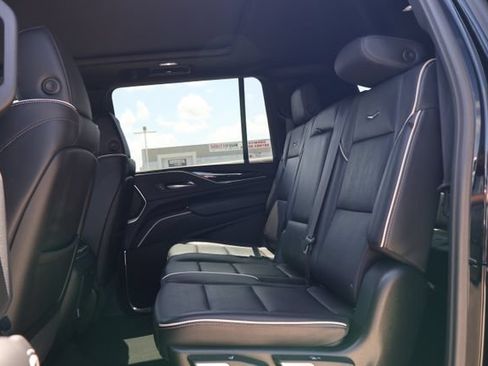 Used 2024 Cadillac Escalade ESV Sport AWD/4WD image 8
