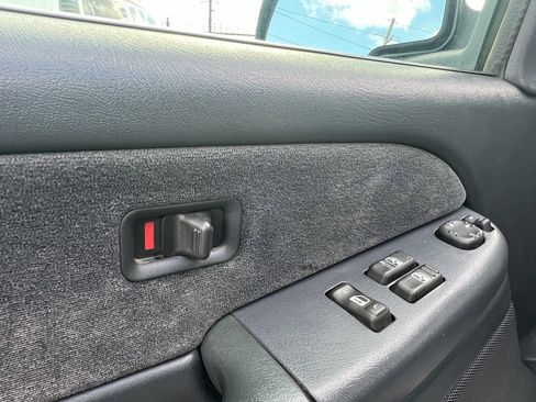 Used 2000 Chevrolet Silverado 1500 LS image 39