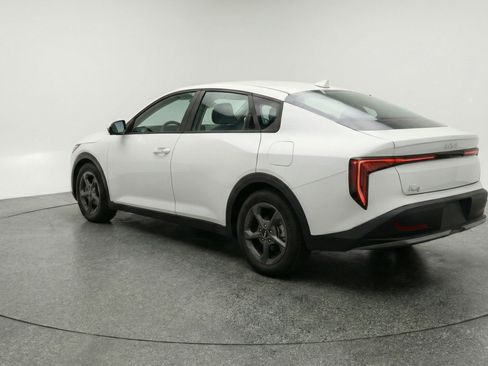 Used 2025 Kia K4 LXS image 6