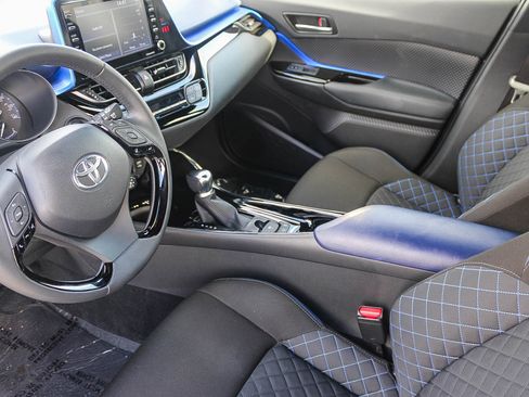 Used 2021 Toyota C-HR XLE image 18