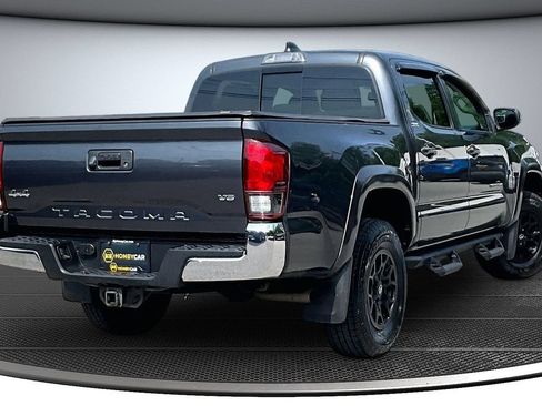 Used 2021 Toyota Tacoma SR5 AWD/4WD image 6