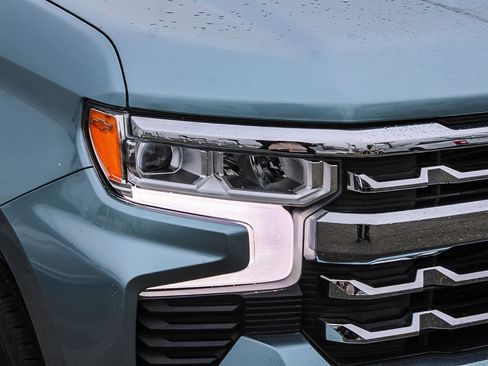 Used 2024 Chevrolet Silverado 1500 LT RWD image 4