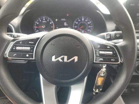Certified 2023 Kia Forte LXS w/ LXS Technology Package FWD image 17