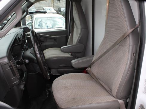 Used 2021 GMC Savana 4500 w/ Power Convenience Package RWD image 8