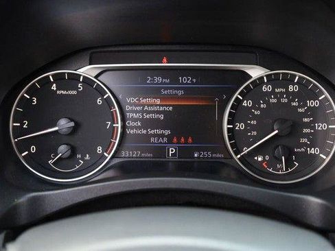 Used 2025 Nissan Altima 2.5 SV FWD image 10