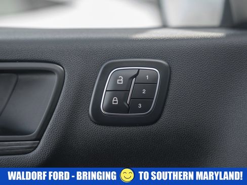 Used 2025 Ford Escape SE w/ PHEV Premium Package image 42