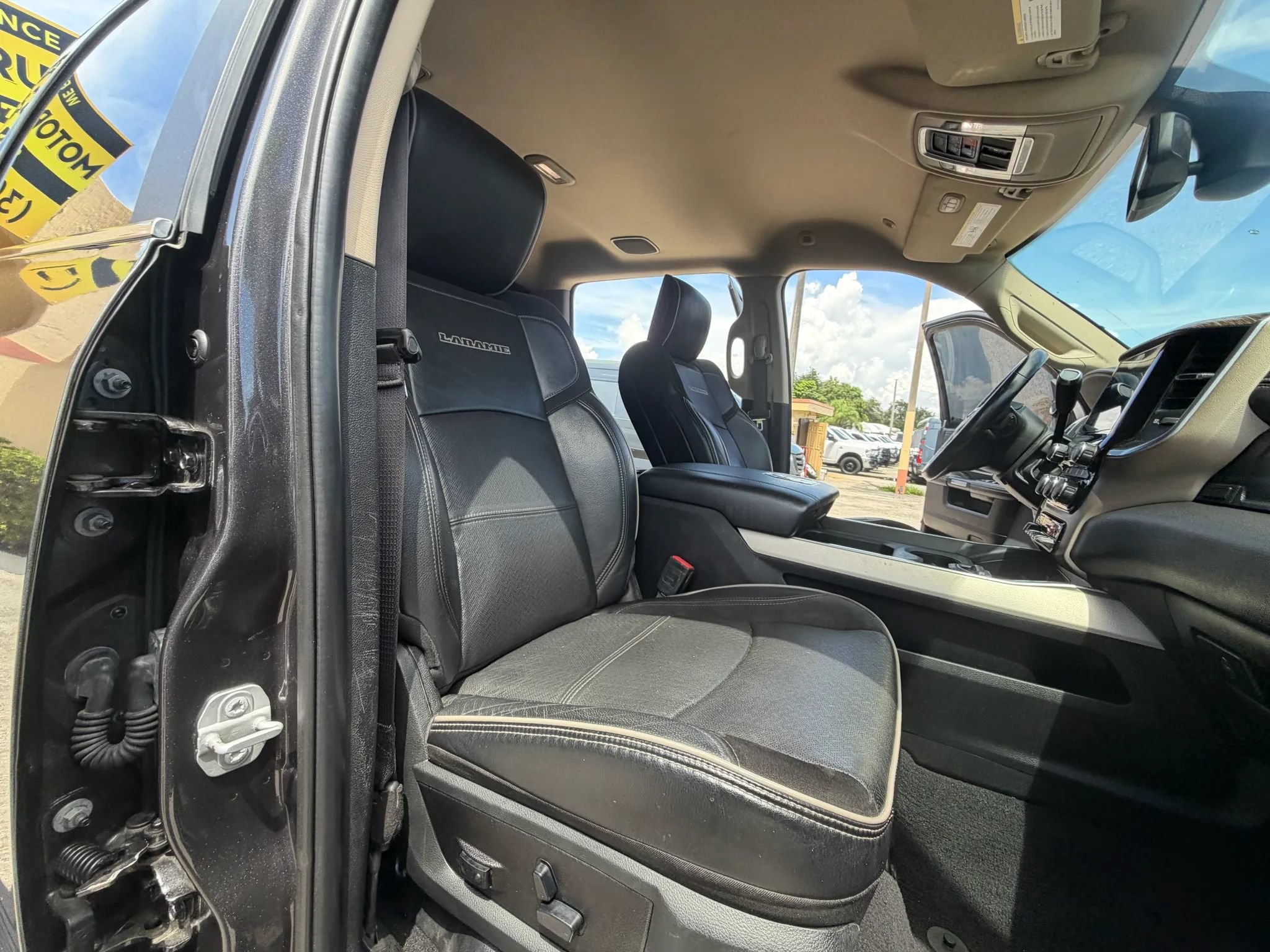 Used 2019 RAM 2500 4x4 Crew Cab Laramie image 23