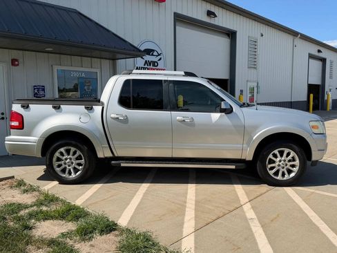Used 2009 Ford Explorer Sport Trac Limited RWD image 3
