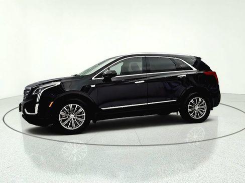 Used 2017 Cadillac XT5 Luxury w/ Driver Awareness Package AWD/4WD image 3