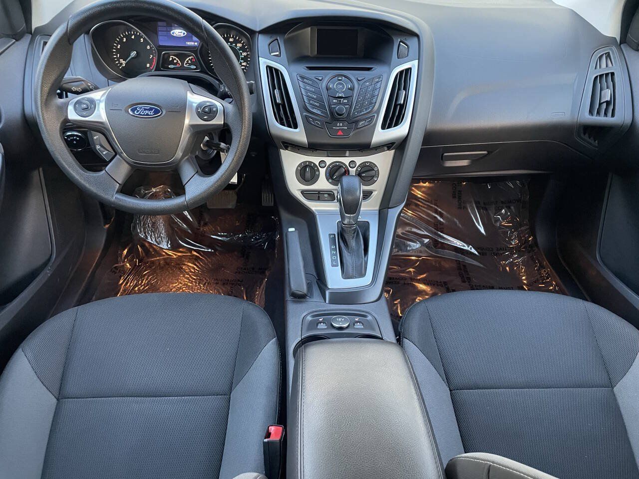 Used 2014 Ford Focus SE w/ SE Winter Package FWD image 13