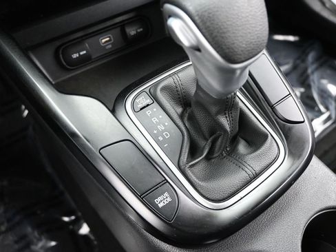 Used 2023 Kia Soul LX image 33