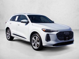 Certified 2025 Audi Q5 Premium Plus w/ Premium Plus video 3