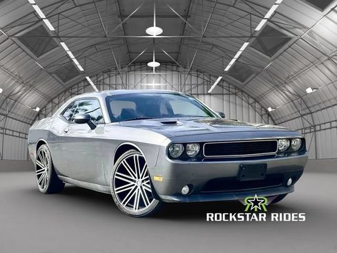Used 2011 Dodge Challenger RWD image 9