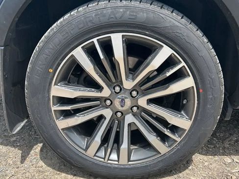 Used 2017 Ford Explorer Platinum AWD/4WD image 17