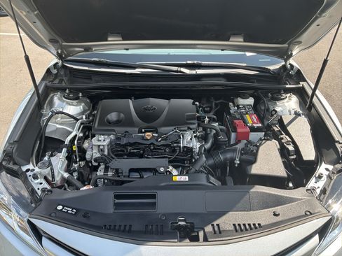 Used 2020 Toyota Camry LE FWD image 33