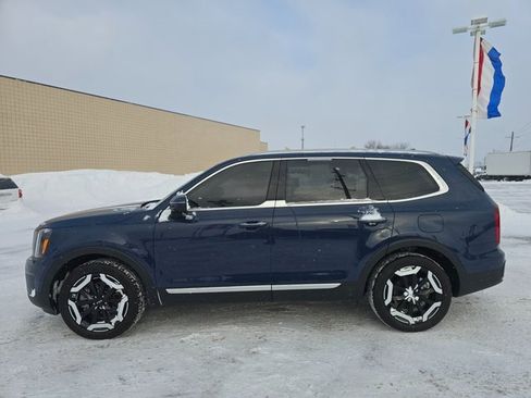 Used 2025 Kia Telluride S image 8